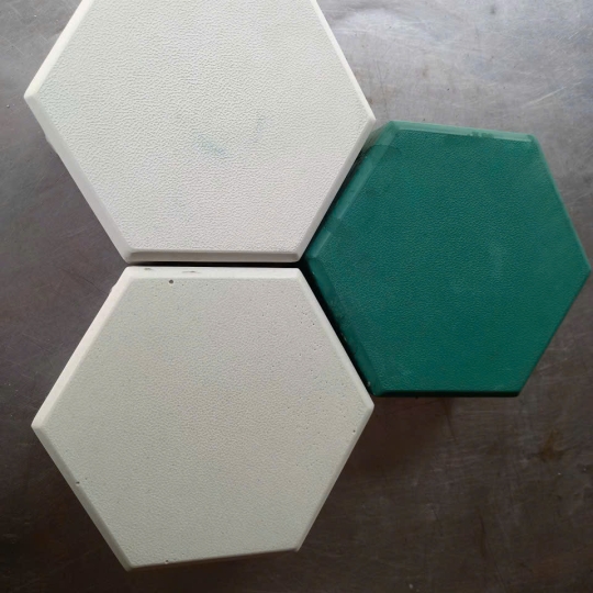Gạch lục giác trắng xanh